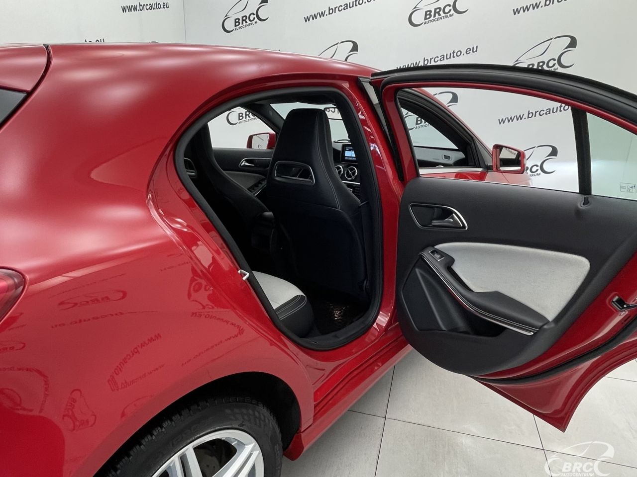 Mercedes-Benz A180 | 11