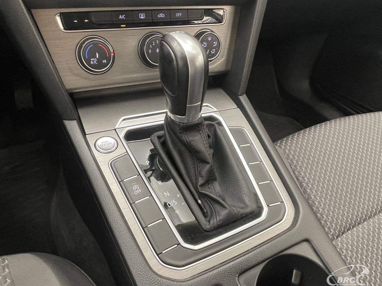 Volkswagen Passat | 24