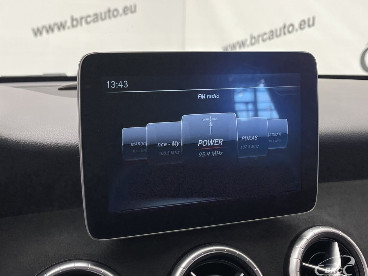 Mercedes-Benz CLA200 | 30