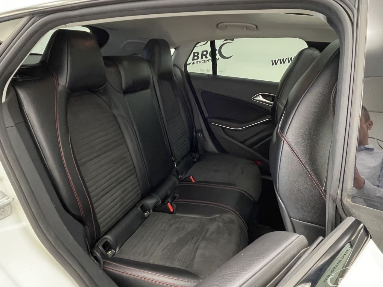 Mercedes-Benz CLA200 | 11