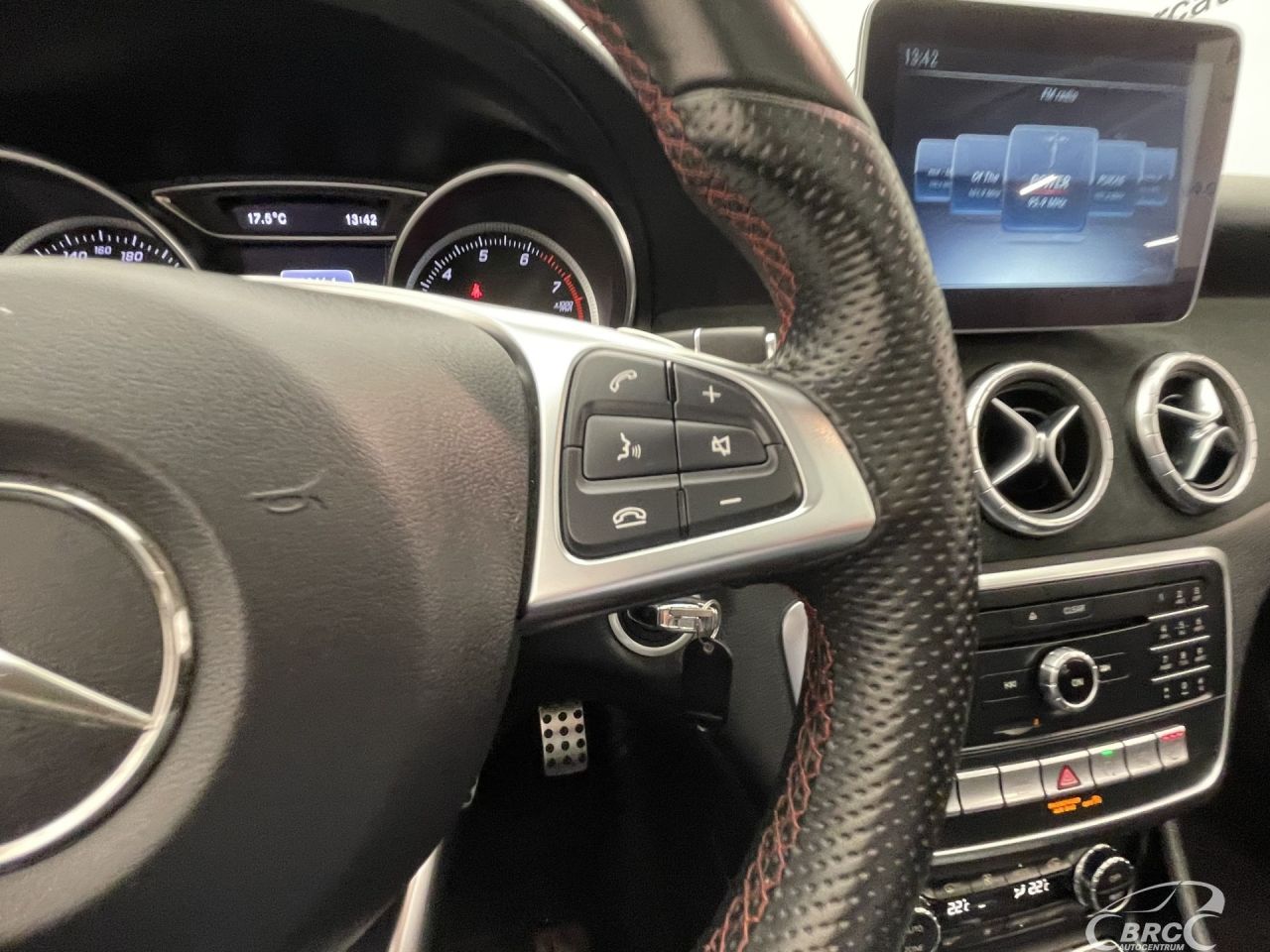 Mercedes-Benz CLA200 | 27
