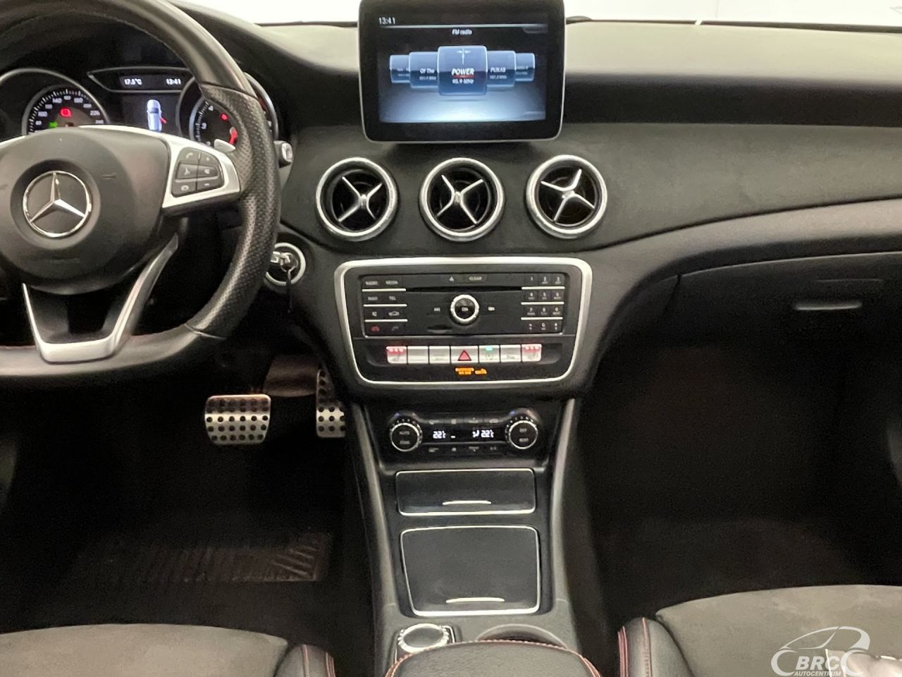 Mercedes-Benz CLA200 | 14