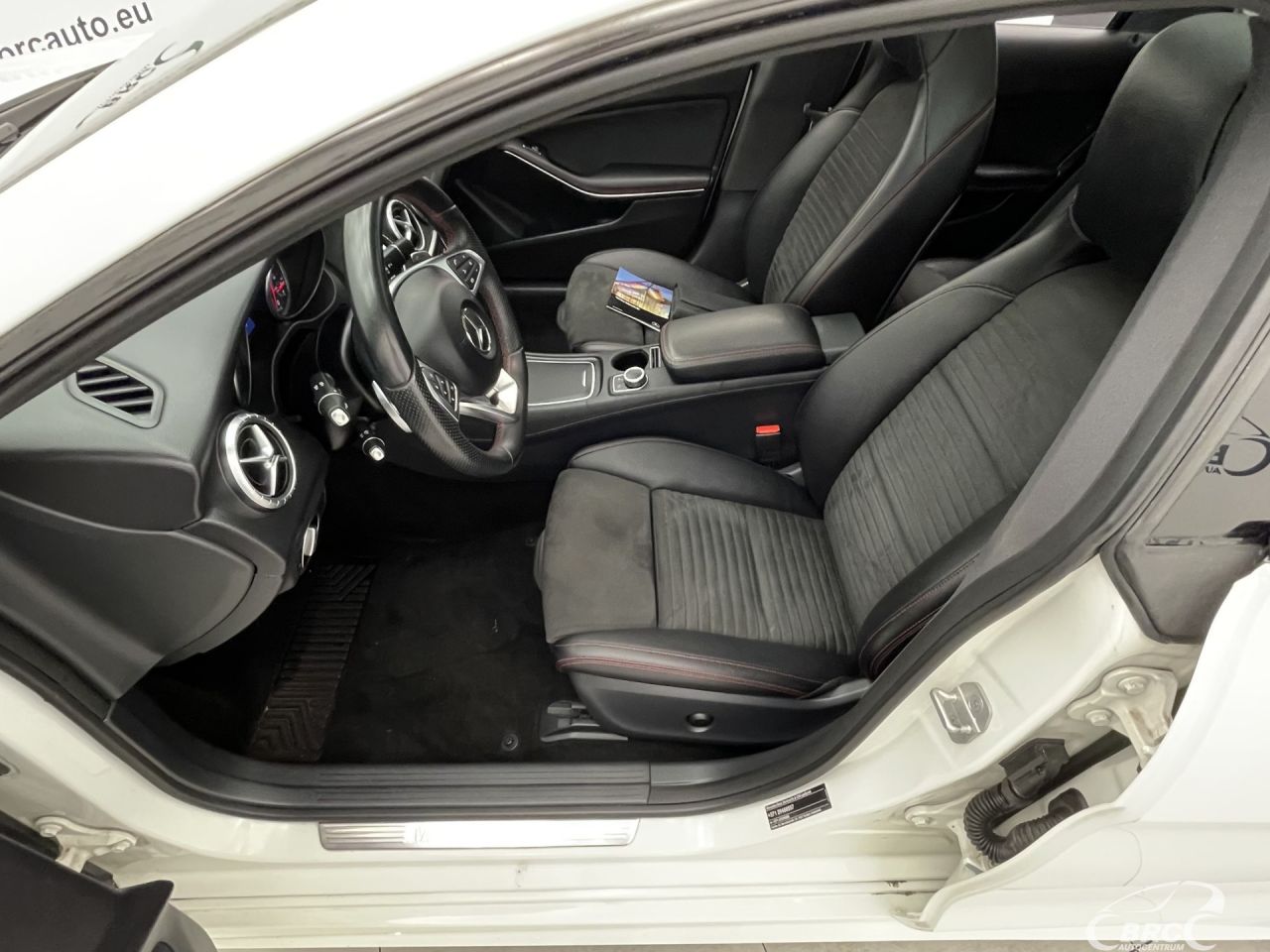 Mercedes-Benz CLA200 | 20