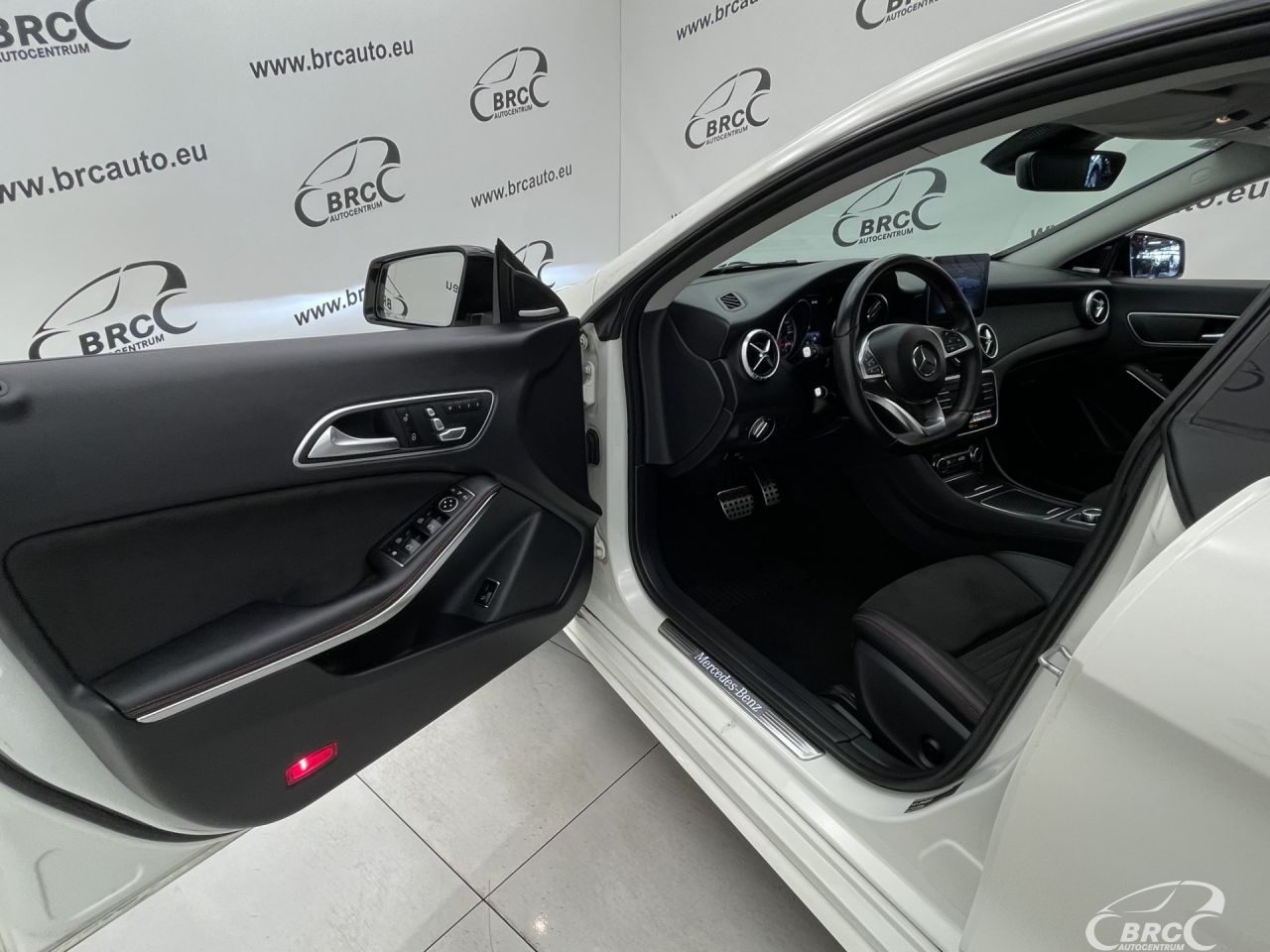 Mercedes-Benz CLA200 | 18