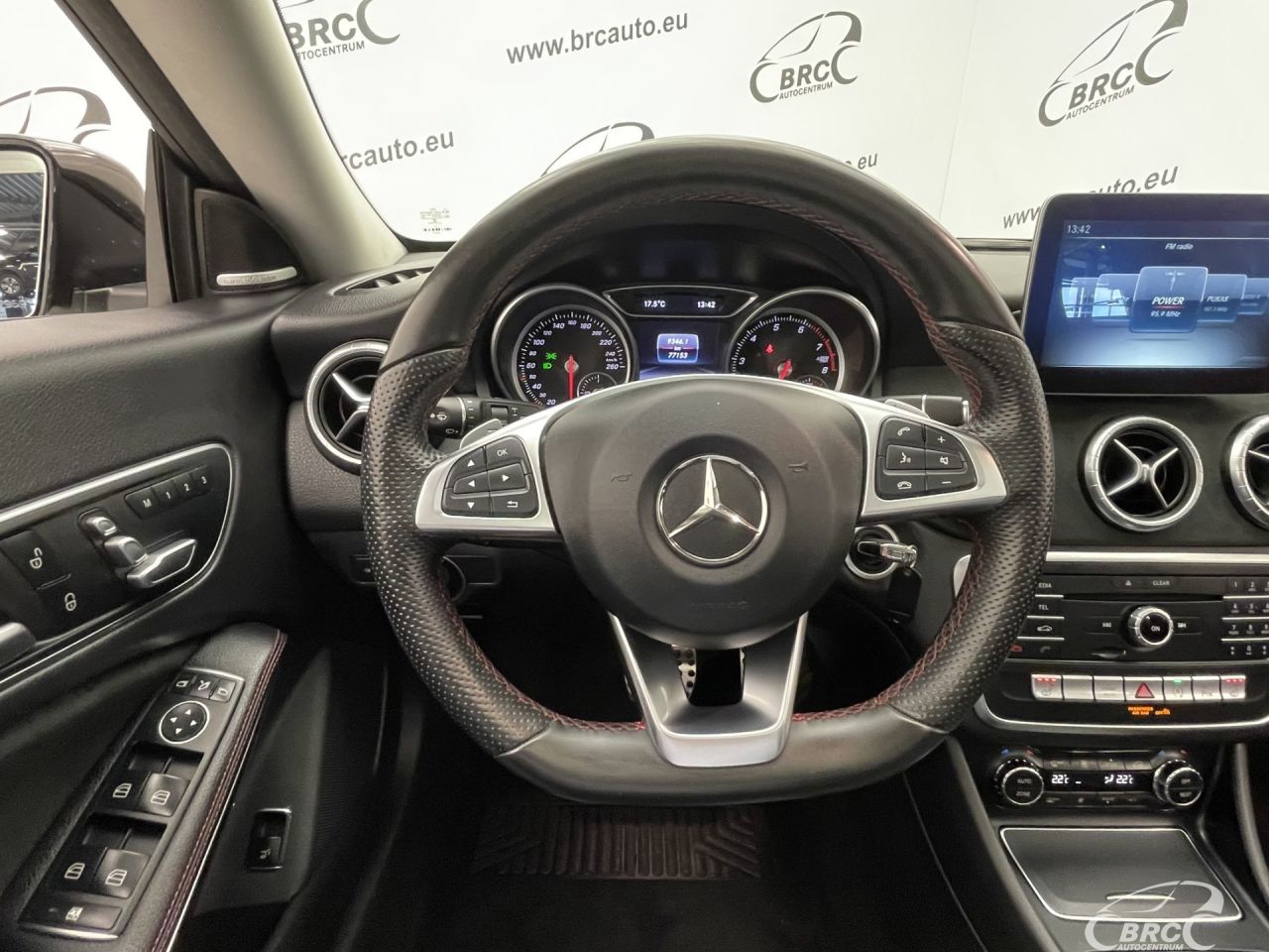 Mercedes-Benz CLA200 | 26