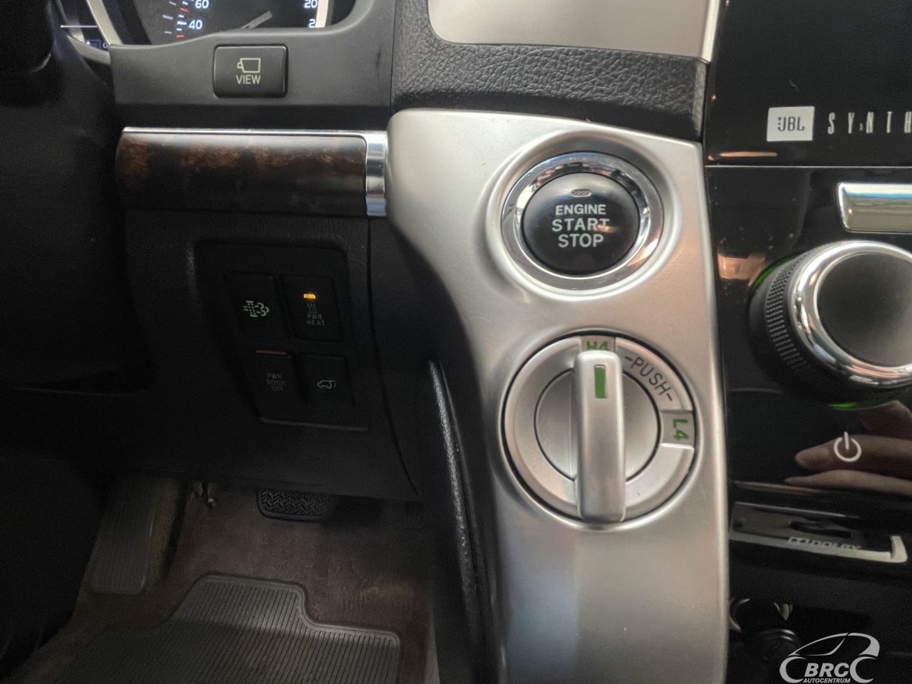 Toyota Land Cruiser | 26