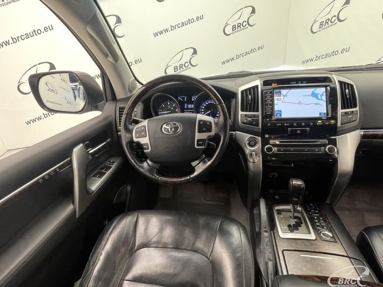 Toyota Land Cruiser | 12