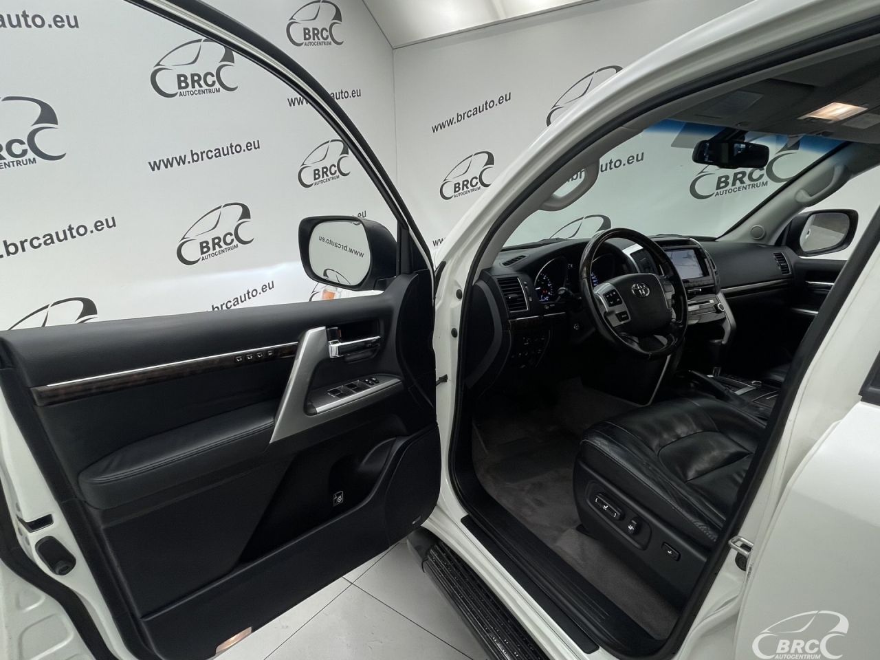 Toyota Land Cruiser | 17