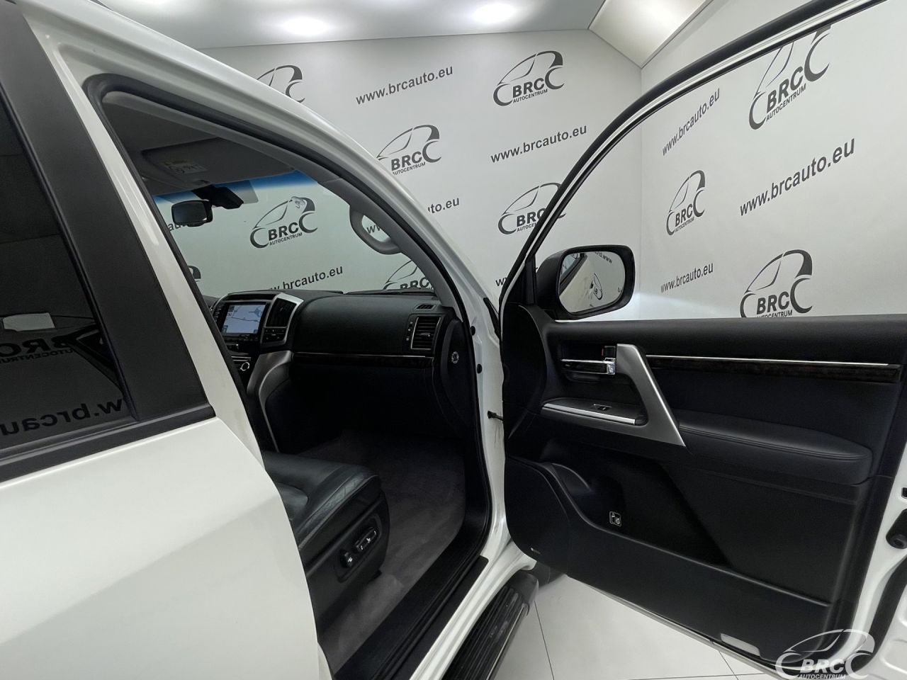 Toyota Land Cruiser | 5