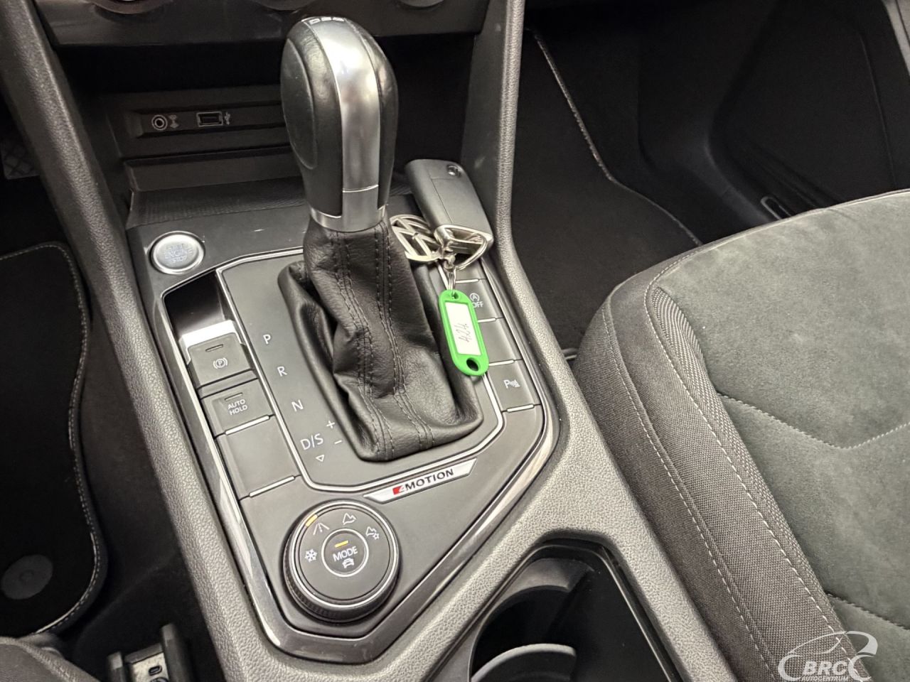 Volkswagen Tiguan | 24