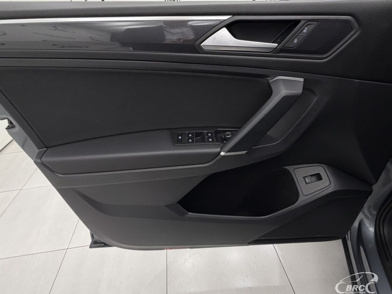 Volkswagen Tiguan | 19