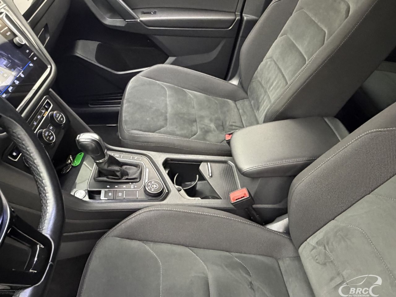 Volkswagen Tiguan | 23