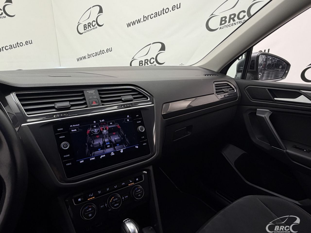 Volkswagen Tiguan | 25