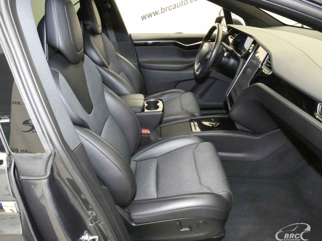 Tesla Model X | 10