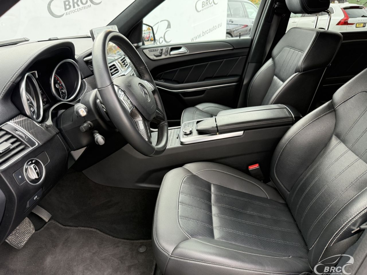 Mercedes-Benz GL450 | 23