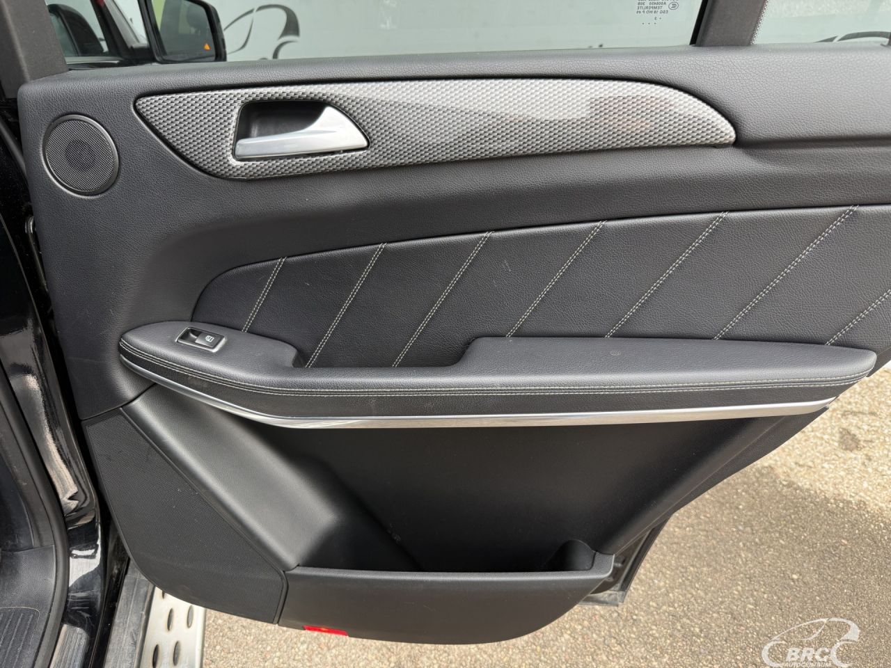 Mercedes-Benz GL450 | 10