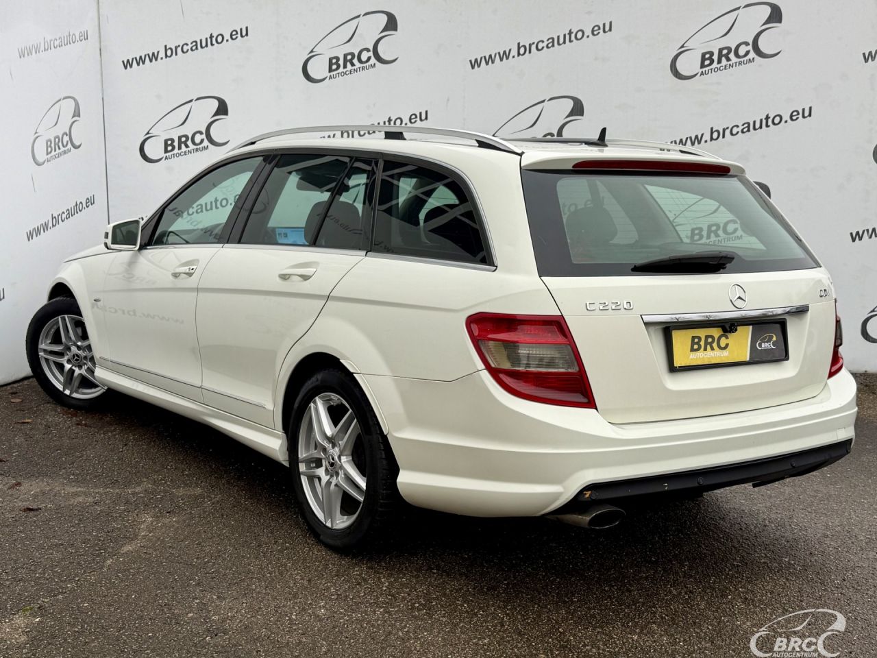 Mercedes-Benz C220 | 32
