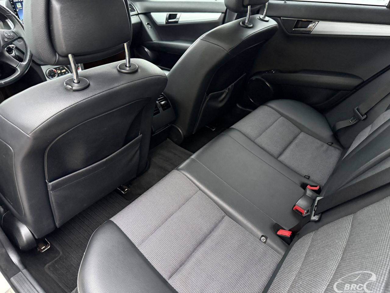 Mercedes-Benz C220 | 11