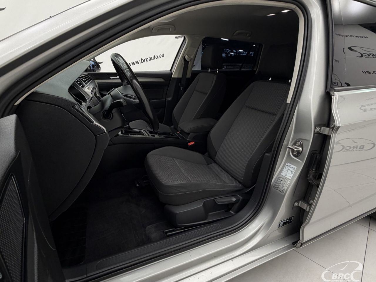 Volkswagen Passat | 23