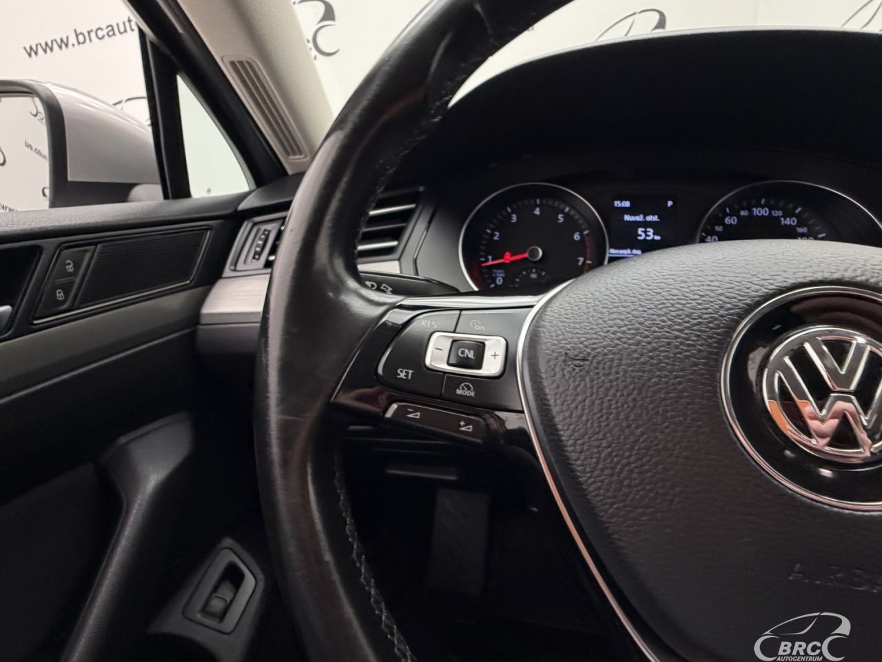 Volkswagen Passat | 30