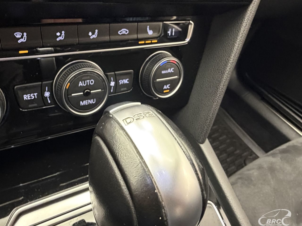 Volkswagen Passat | 25