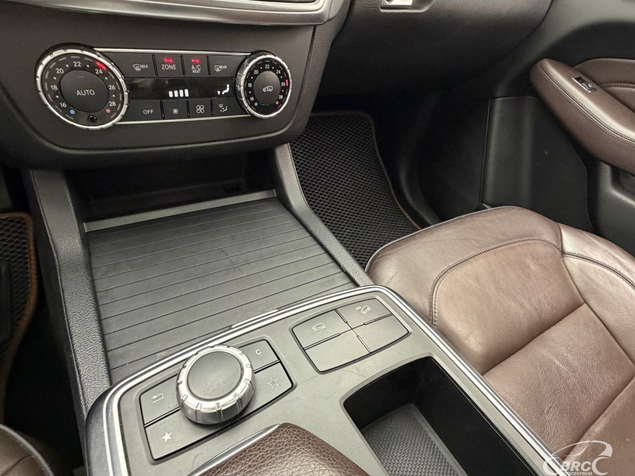 Mercedes-Benz ML350 | 26