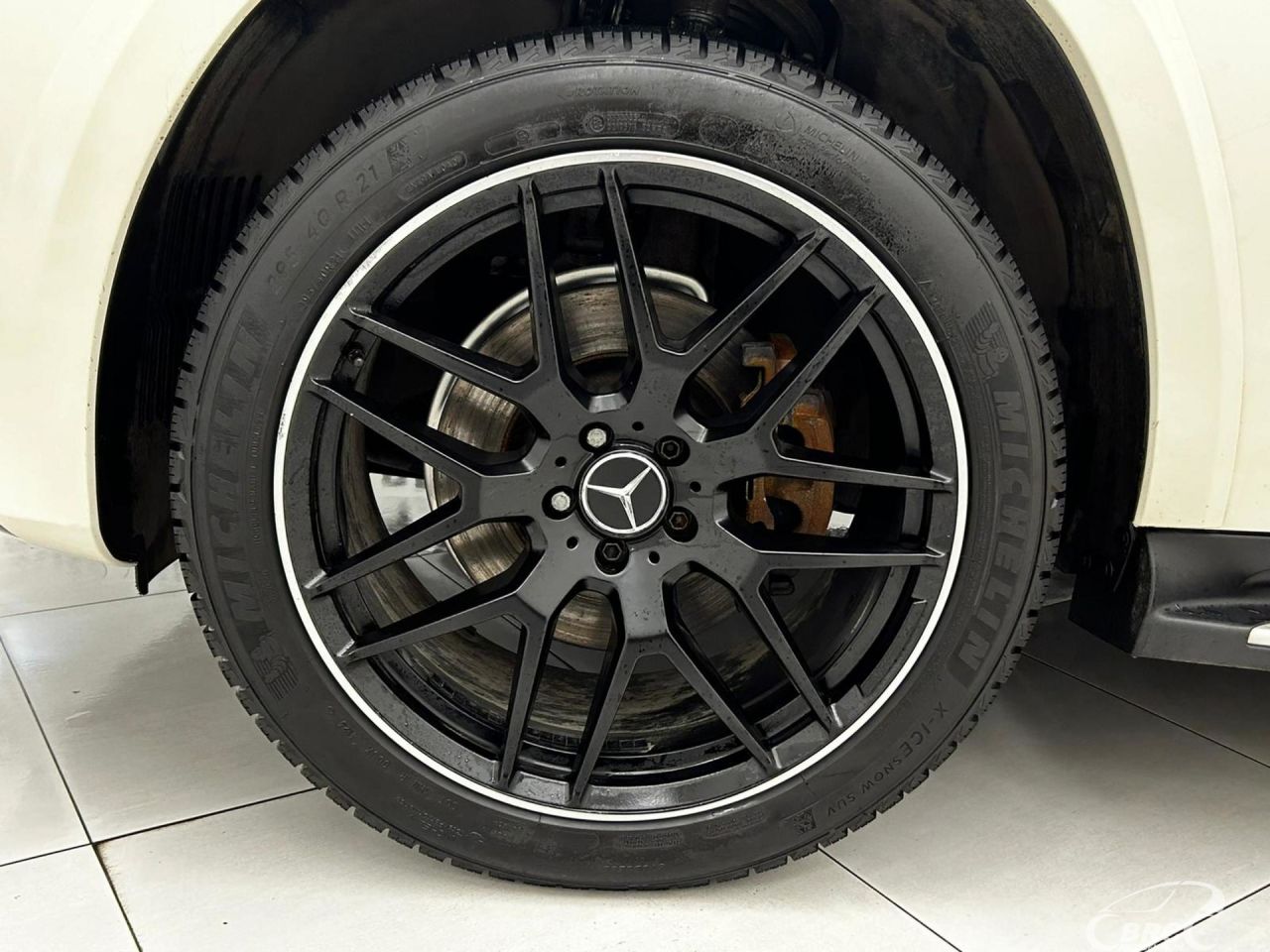 Mercedes-Benz GLS450 | 32