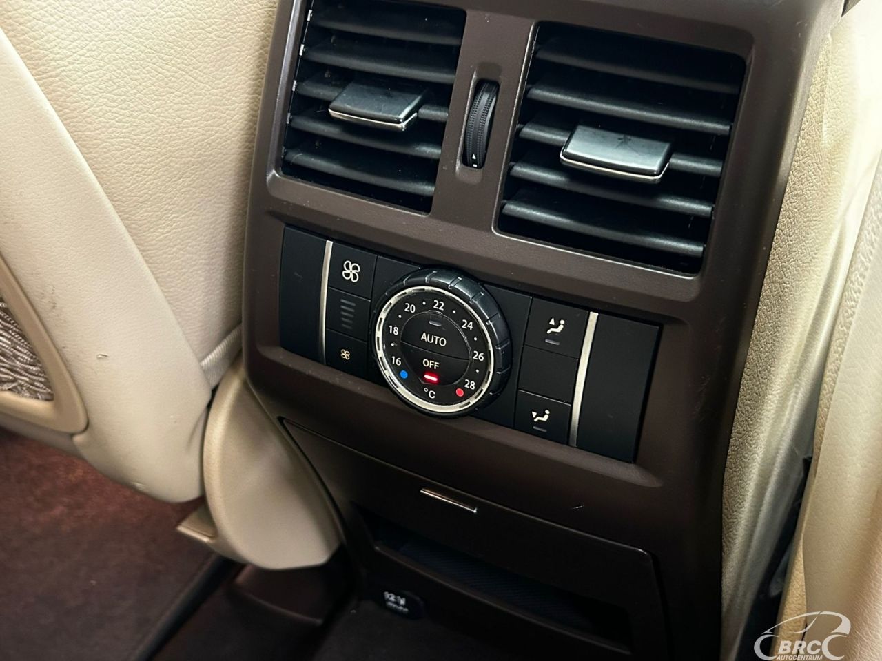 Mercedes-Benz GLS450 | 26