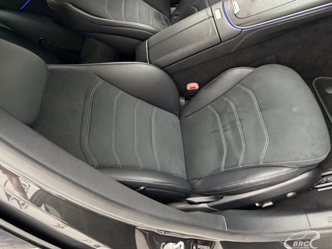 Mercedes-Benz E220 | 4