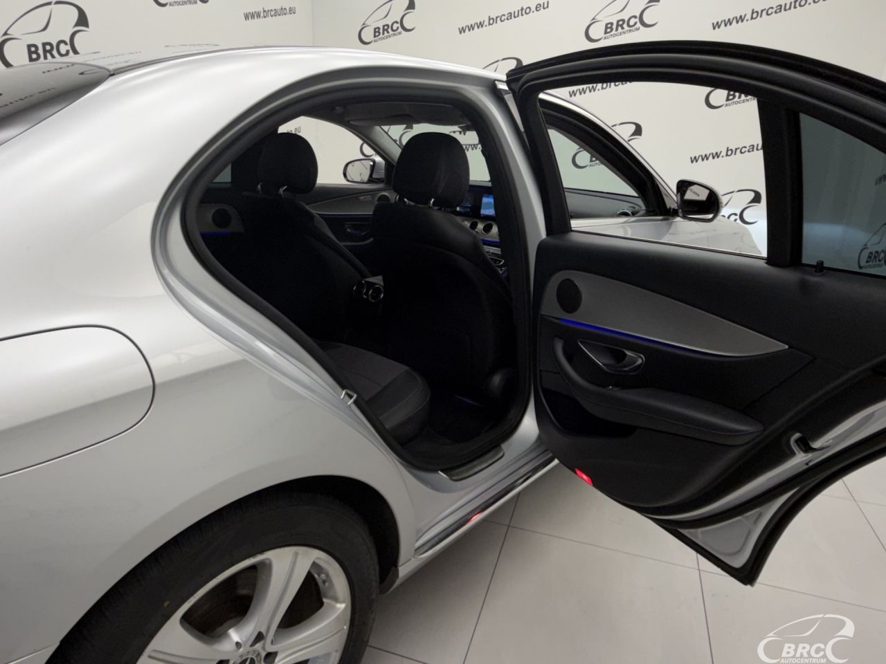 Mercedes-Benz E220 | 12