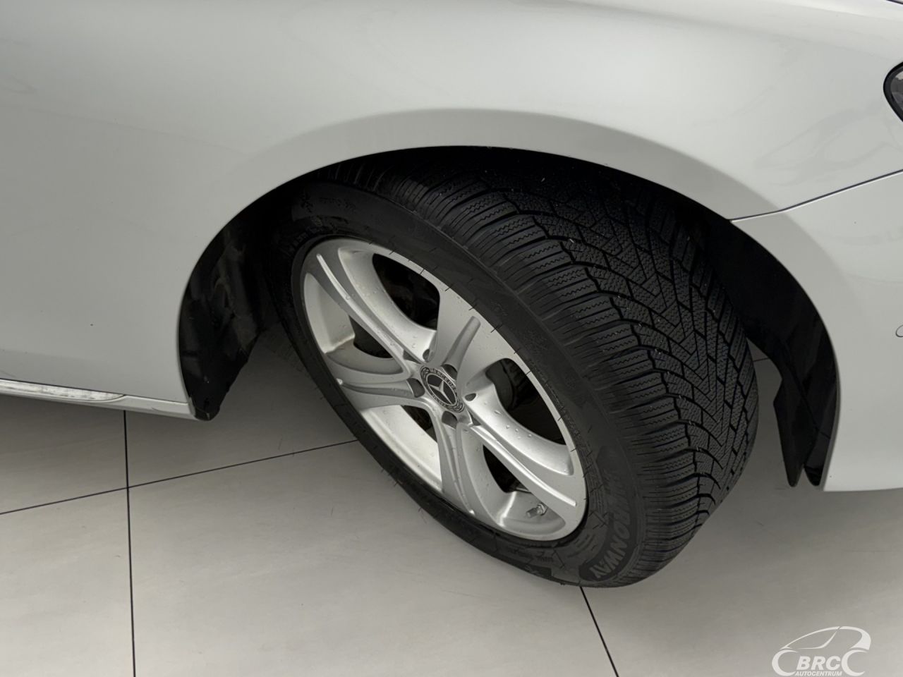 Mercedes-Benz E220 | 43