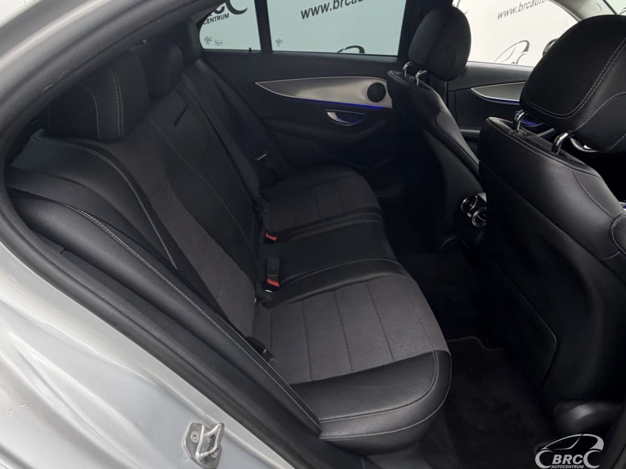 Mercedes-Benz E220 | 10