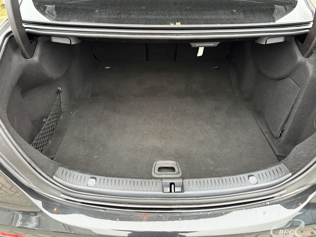 Mercedes-Benz E350 | 9