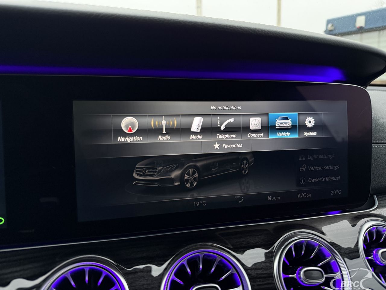 Mercedes-Benz E350 | 26