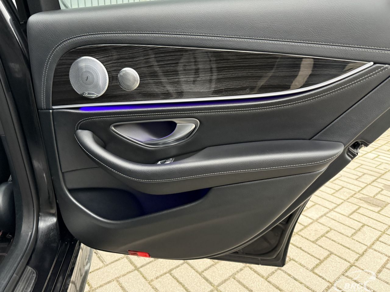 Mercedes-Benz E350 | 6