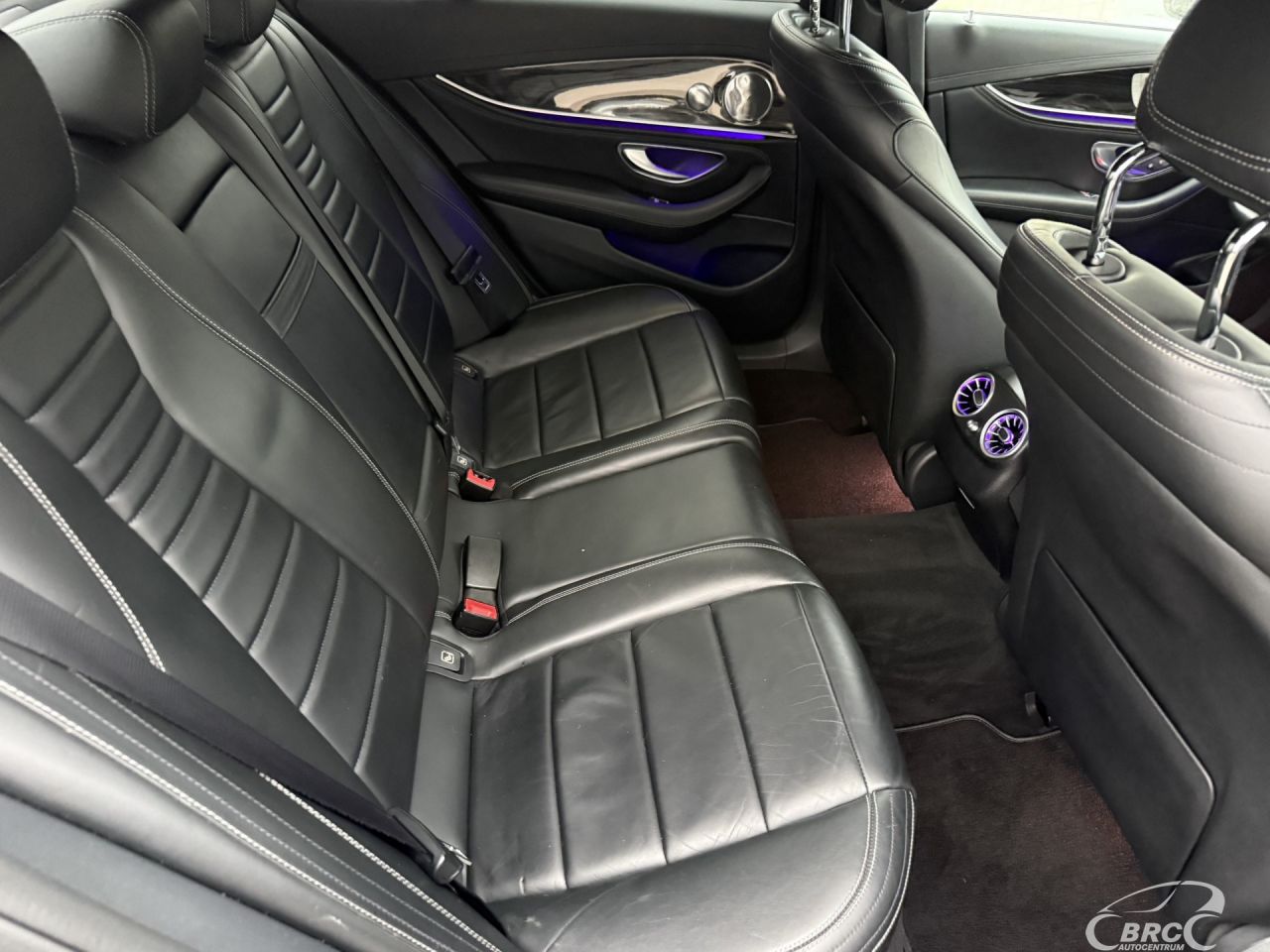 Mercedes-Benz E350 | 8