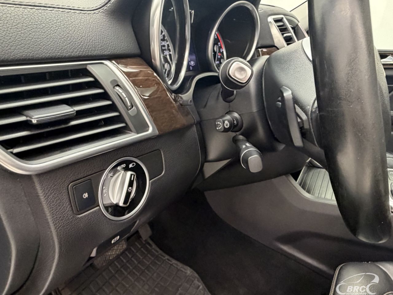 Mercedes-Benz GL350 | 28