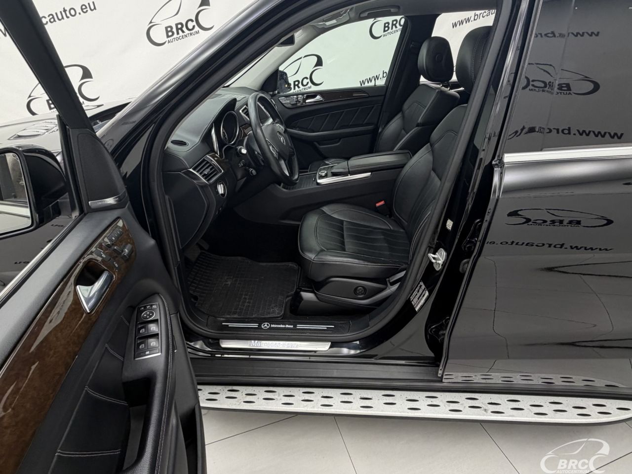 Mercedes-Benz GL350 | 23