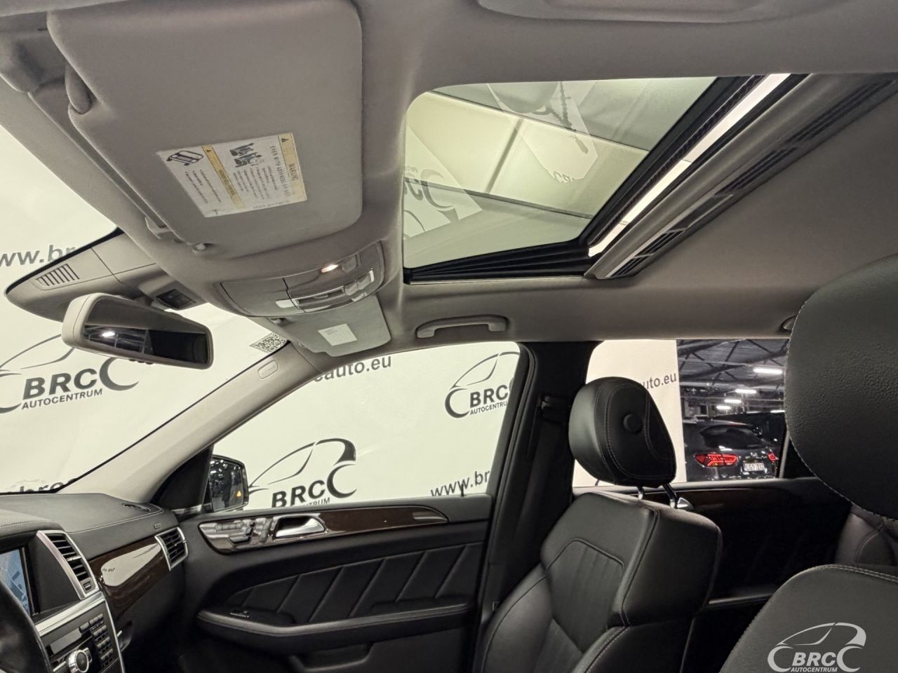 Mercedes-Benz GL350 | 27