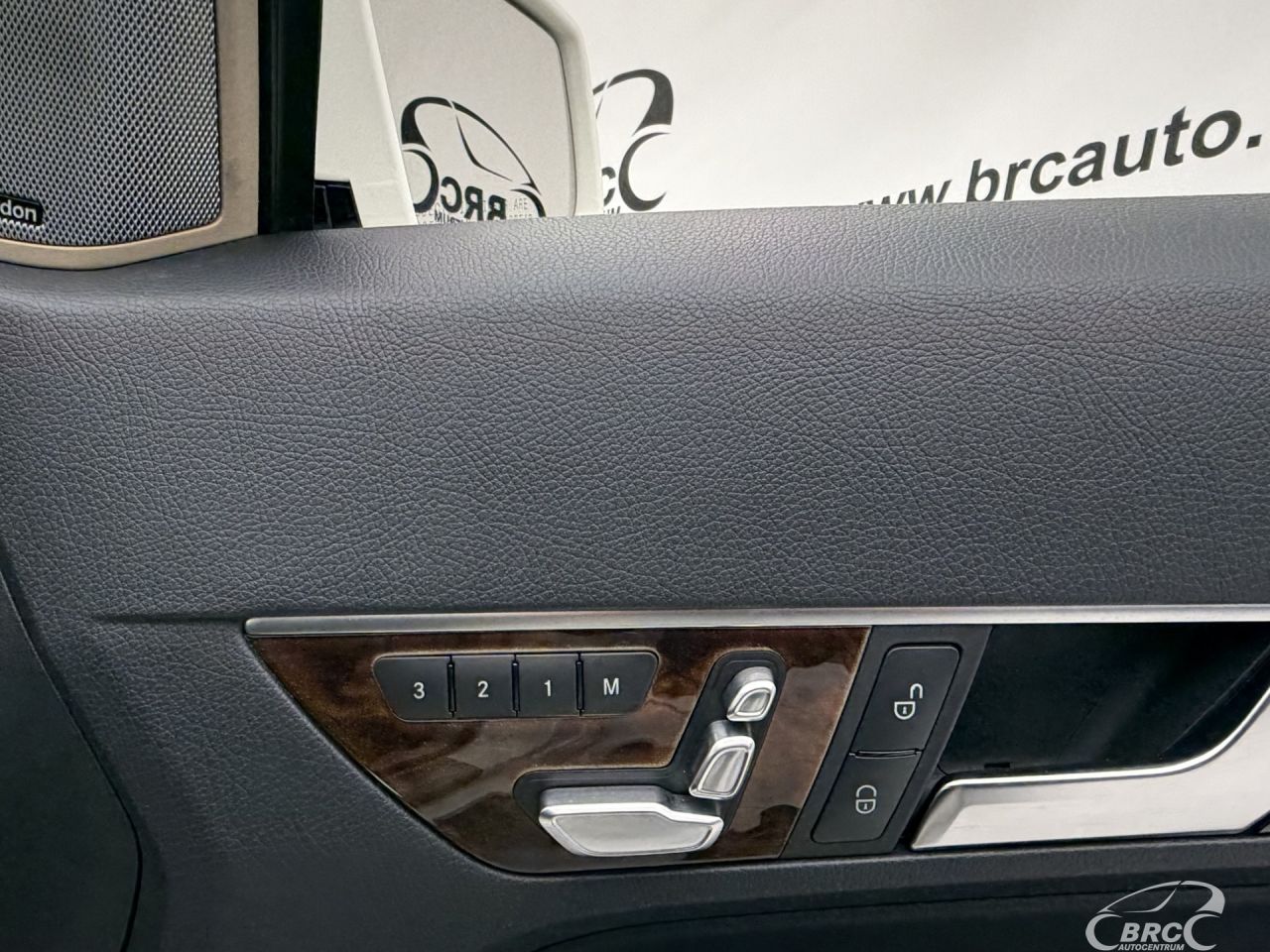 Mercedes-Benz E350 | 8