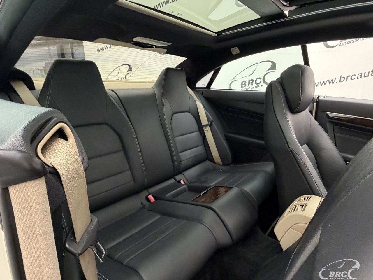 Mercedes-Benz E350 | 9