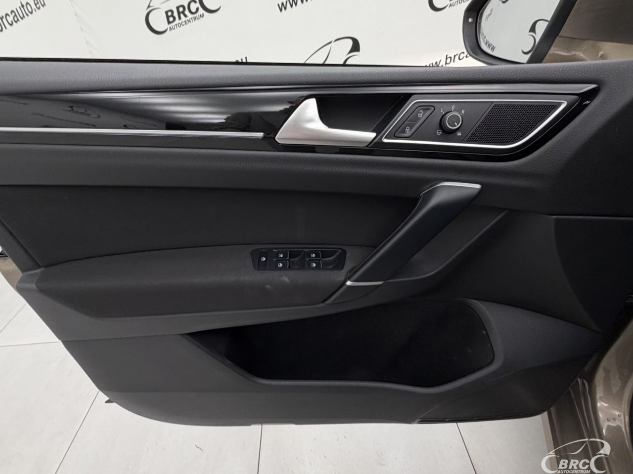 Volkswagen Golf | 19