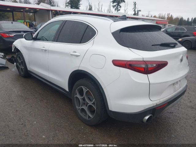 Alfa Romeo Stelvio | 2