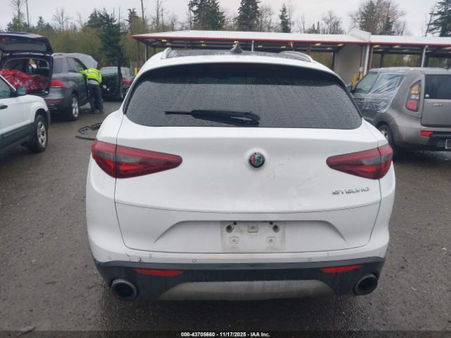 Alfa Romeo Stelvio | 16