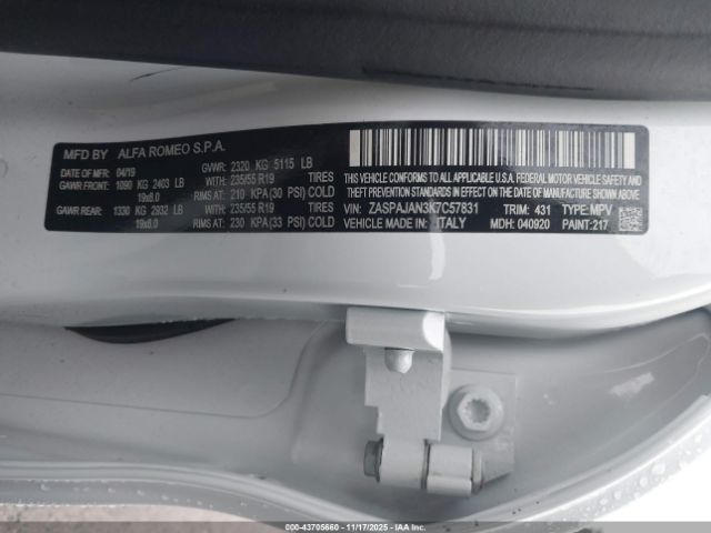 Alfa Romeo Stelvio | 8