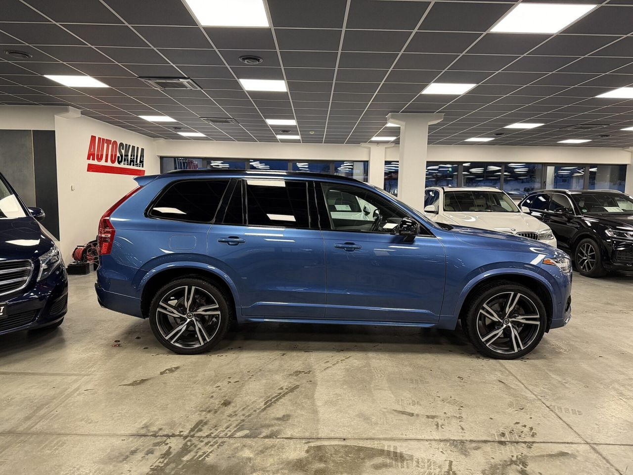 Volvo XC90 | 27