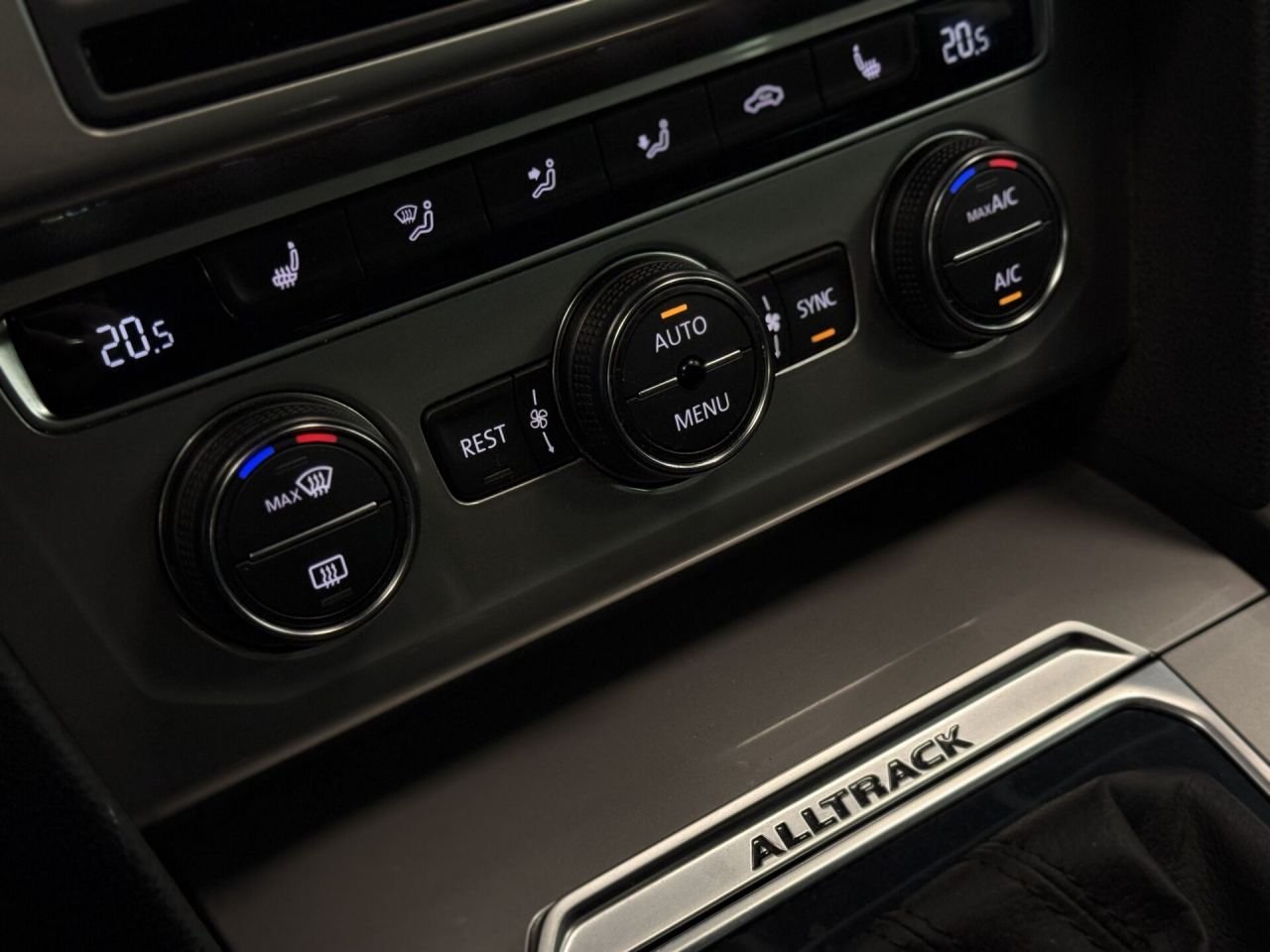 Volkswagen Passat | 12