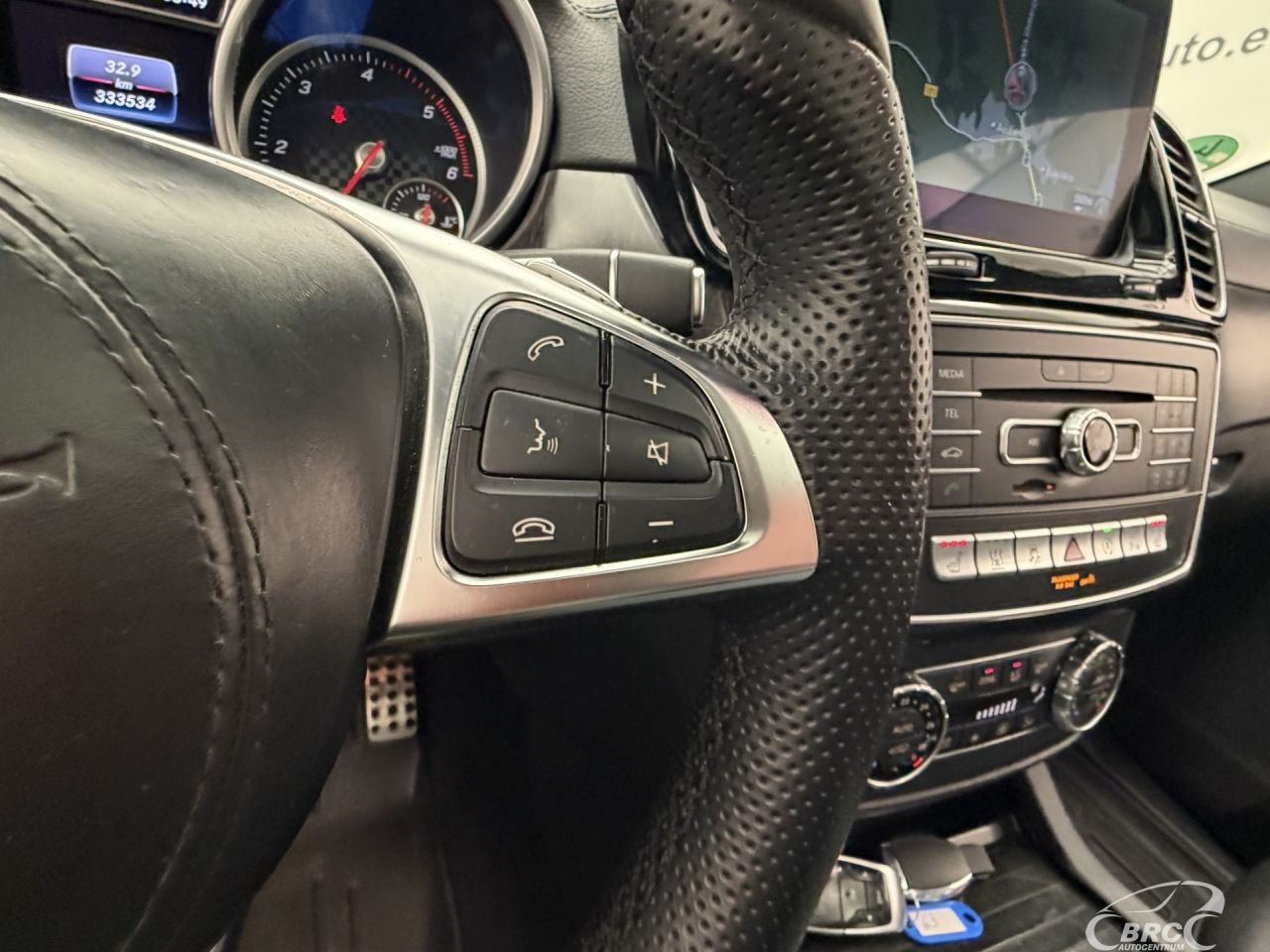 Mercedes-Benz GLS350 | 33