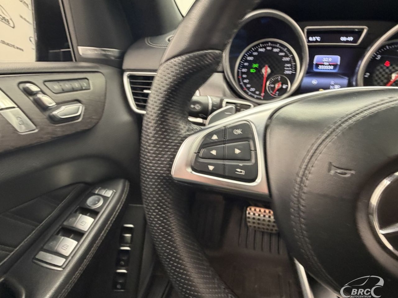 Mercedes-Benz GLS350 | 34