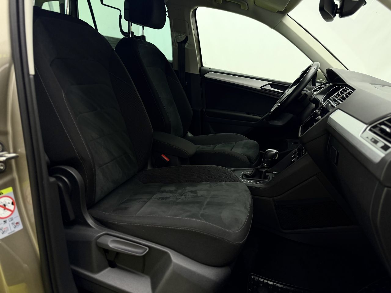 Volkswagen Tiguan | 14